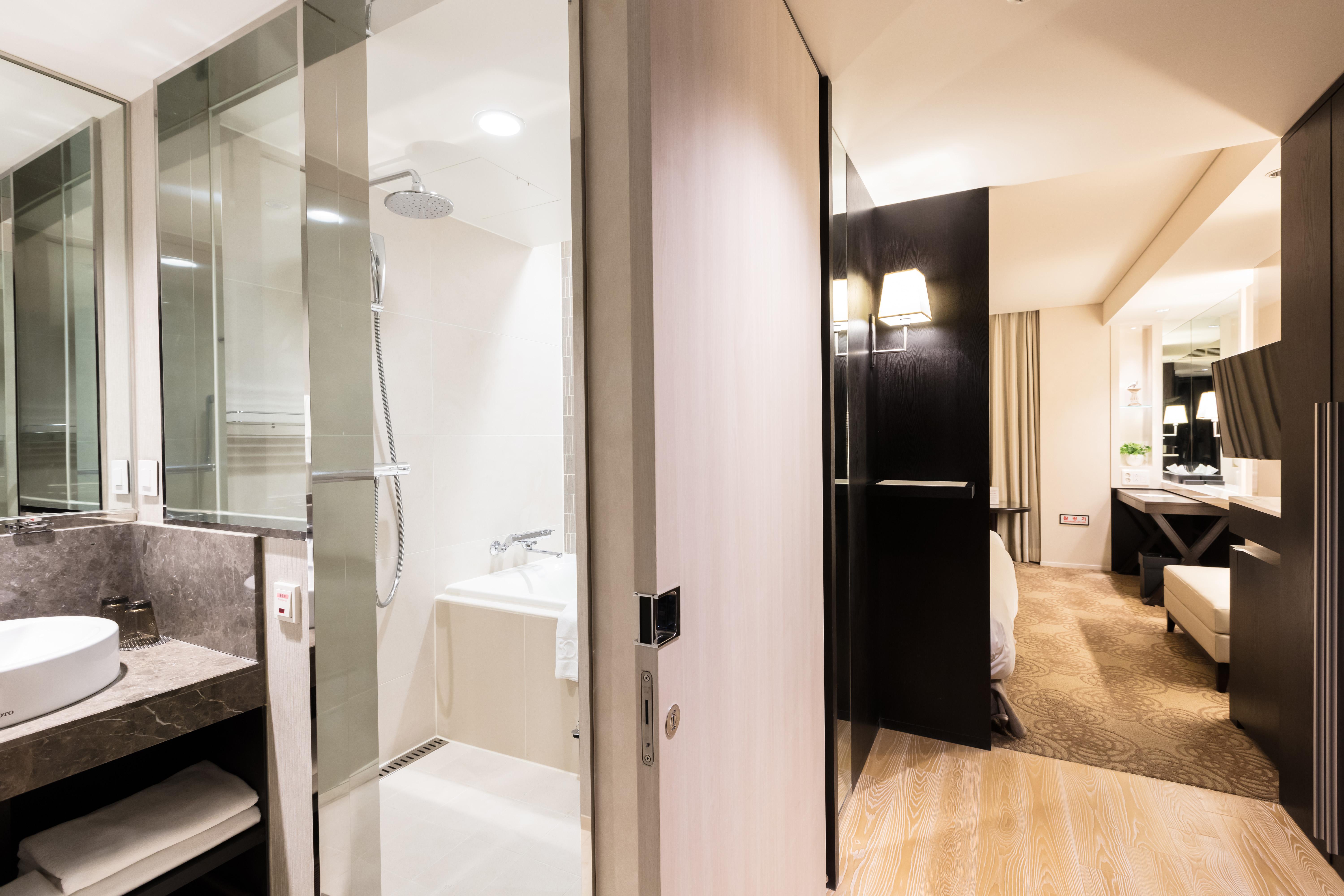 Solaria Nishitetsu Hotel Seoul Myeongdong Экстерьер фото