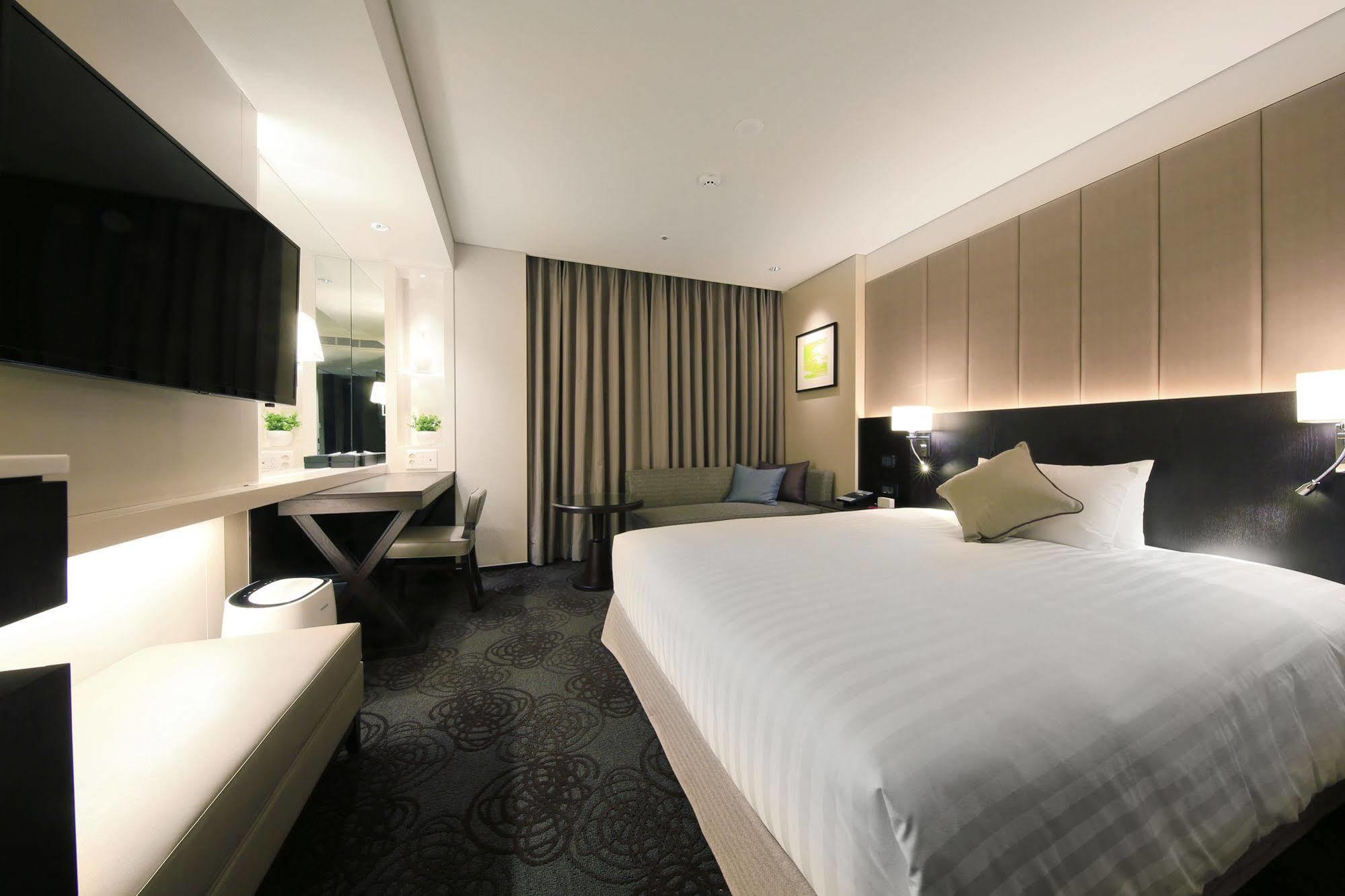 Solaria Nishitetsu Hotel Seoul Myeongdong Экстерьер фото