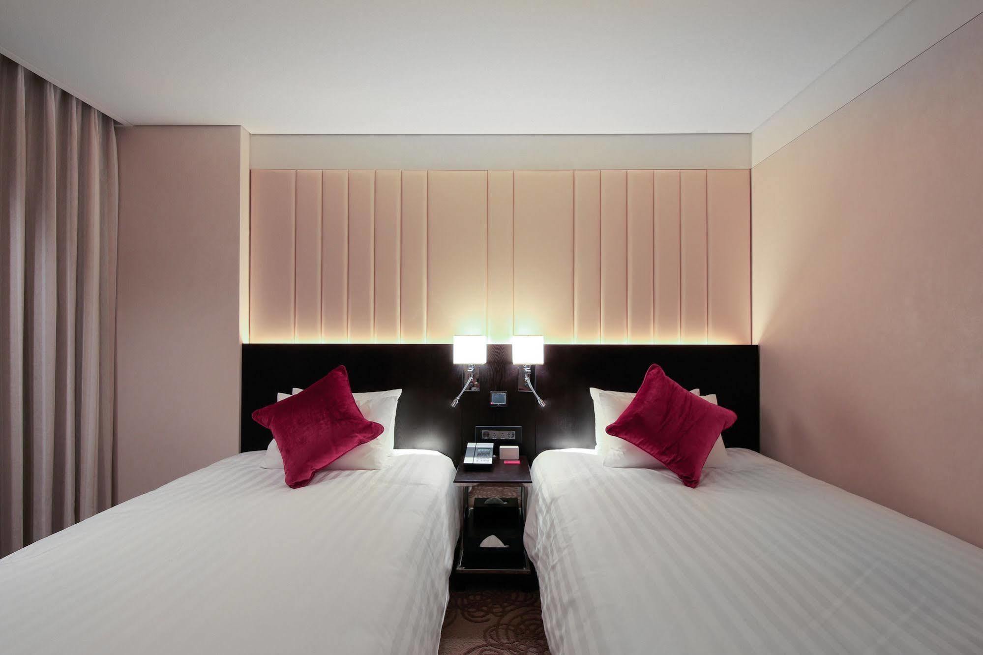 Solaria Nishitetsu Hotel Seoul Myeongdong Экстерьер фото