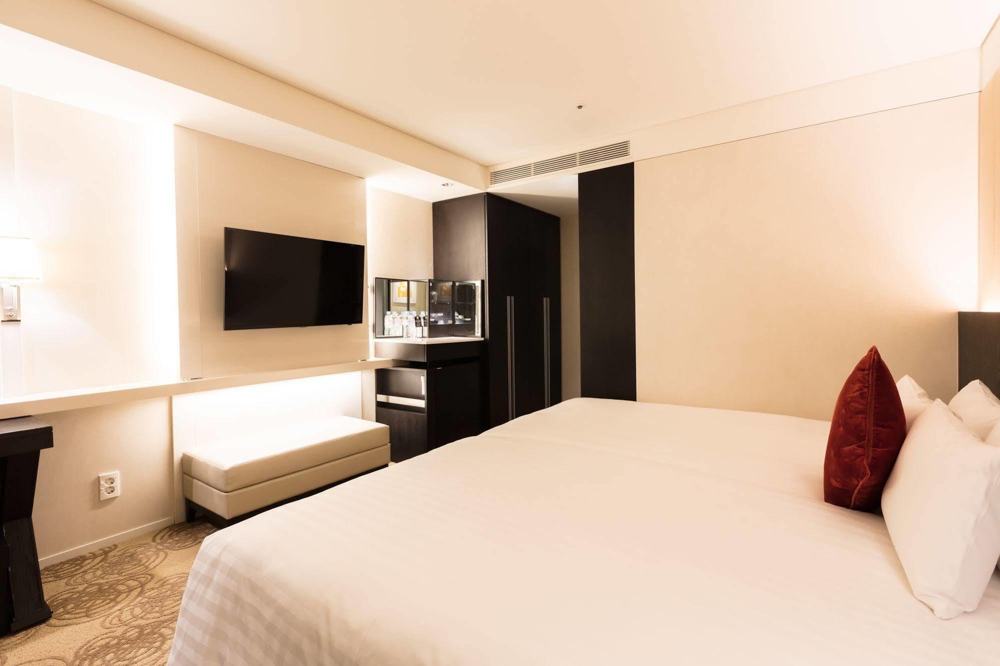 Solaria Nishitetsu Hotel Seoul Myeongdong Экстерьер фото